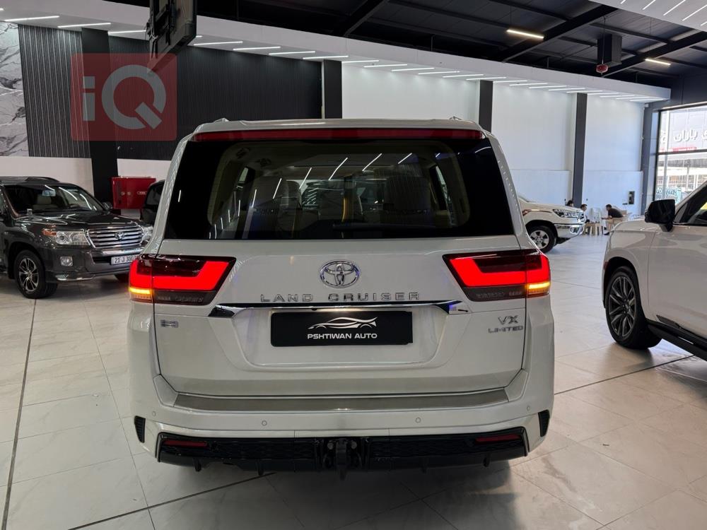 تۆیۆتا لاند کروزەر